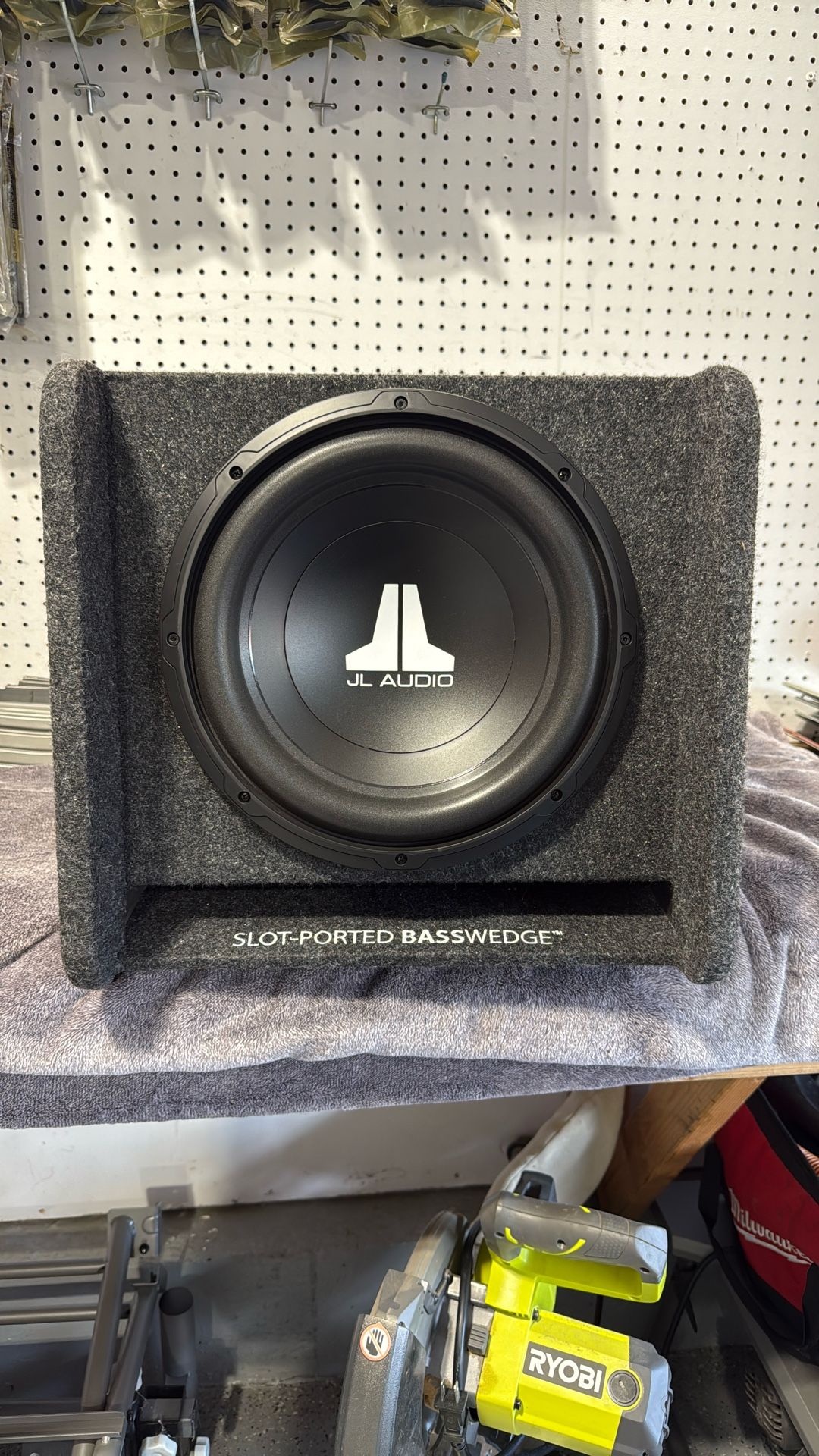 JL 12w0 In Slot Ported Box