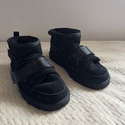 Make offer UGG Classic Ultra Mini  Hybrid Boots/ Read description