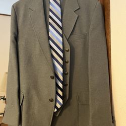 Suit: Coat, Pants, Vest, Shirt & Tie 