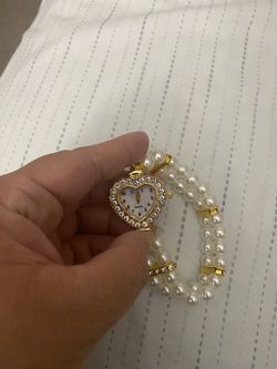 Ladies fashion Pearl  heart ❤️ wrist Watch