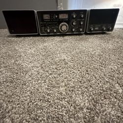 YAESU  FT-101 EE