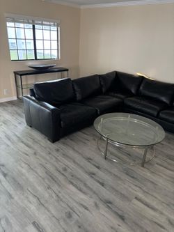 MODERN COFFEE TABLE & CONSOLE TABLE DECOR