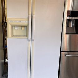 AMANA Refrigerator ✅✅✅✅