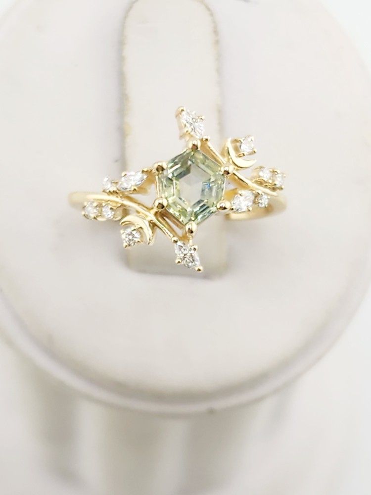 14k gold unheated yellow/green ceylon sapphire & lab diamond ring