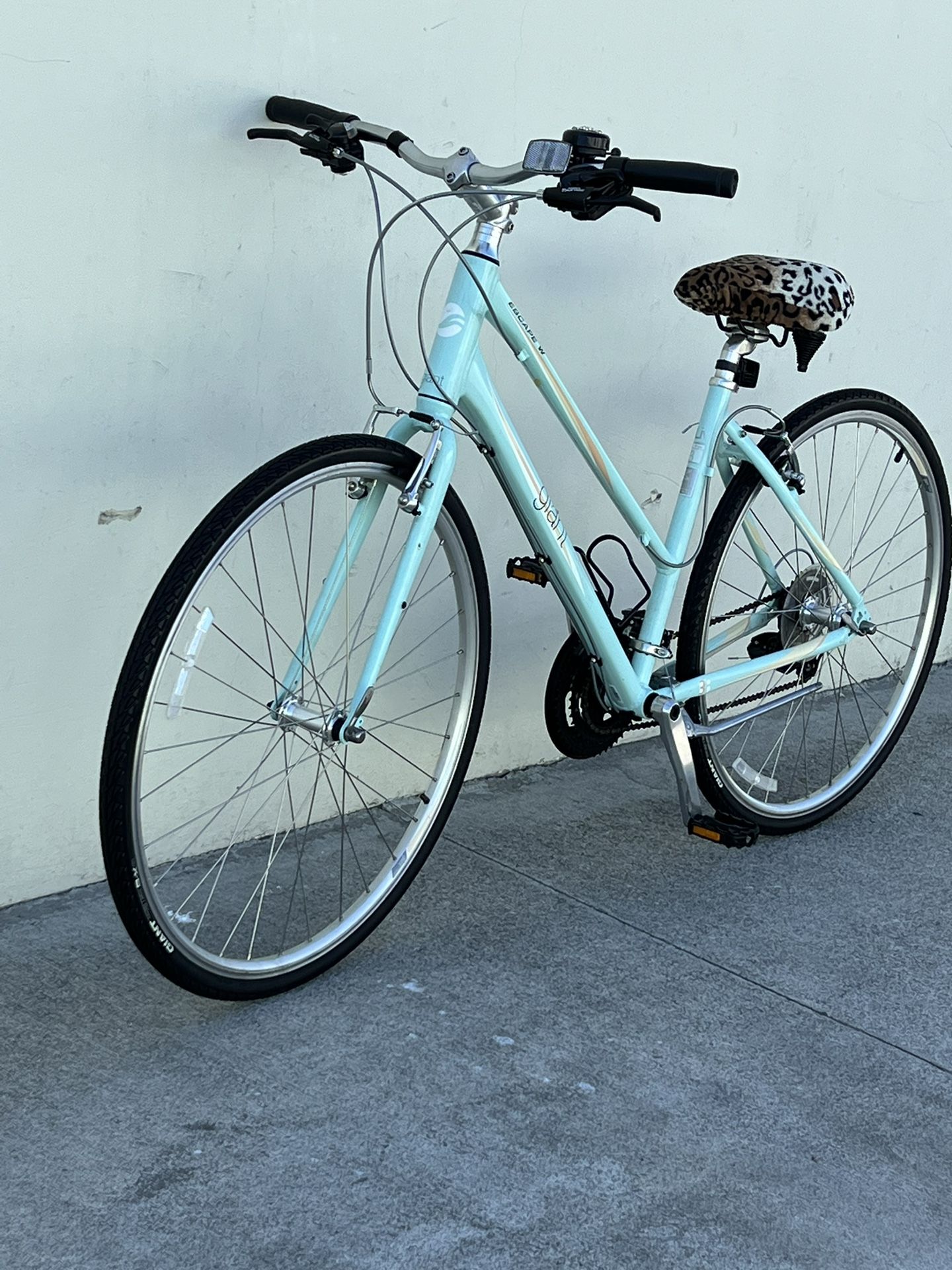 Giant Escape W Hybrid Bike 700 Wheels