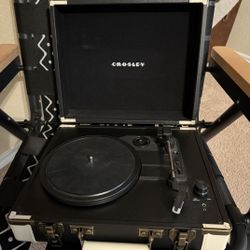 Crosley Turn Table With Speaker