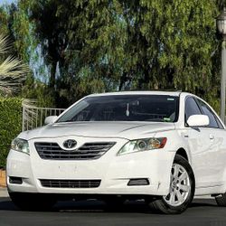 Toyota Camry 2009 XLE Hybrid Fully Loaded