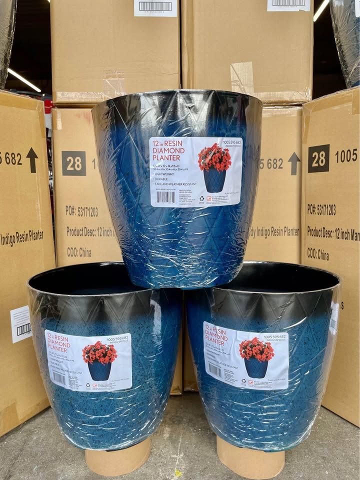 12 in resin diamond planter. mazeta We have a lot of flower pots