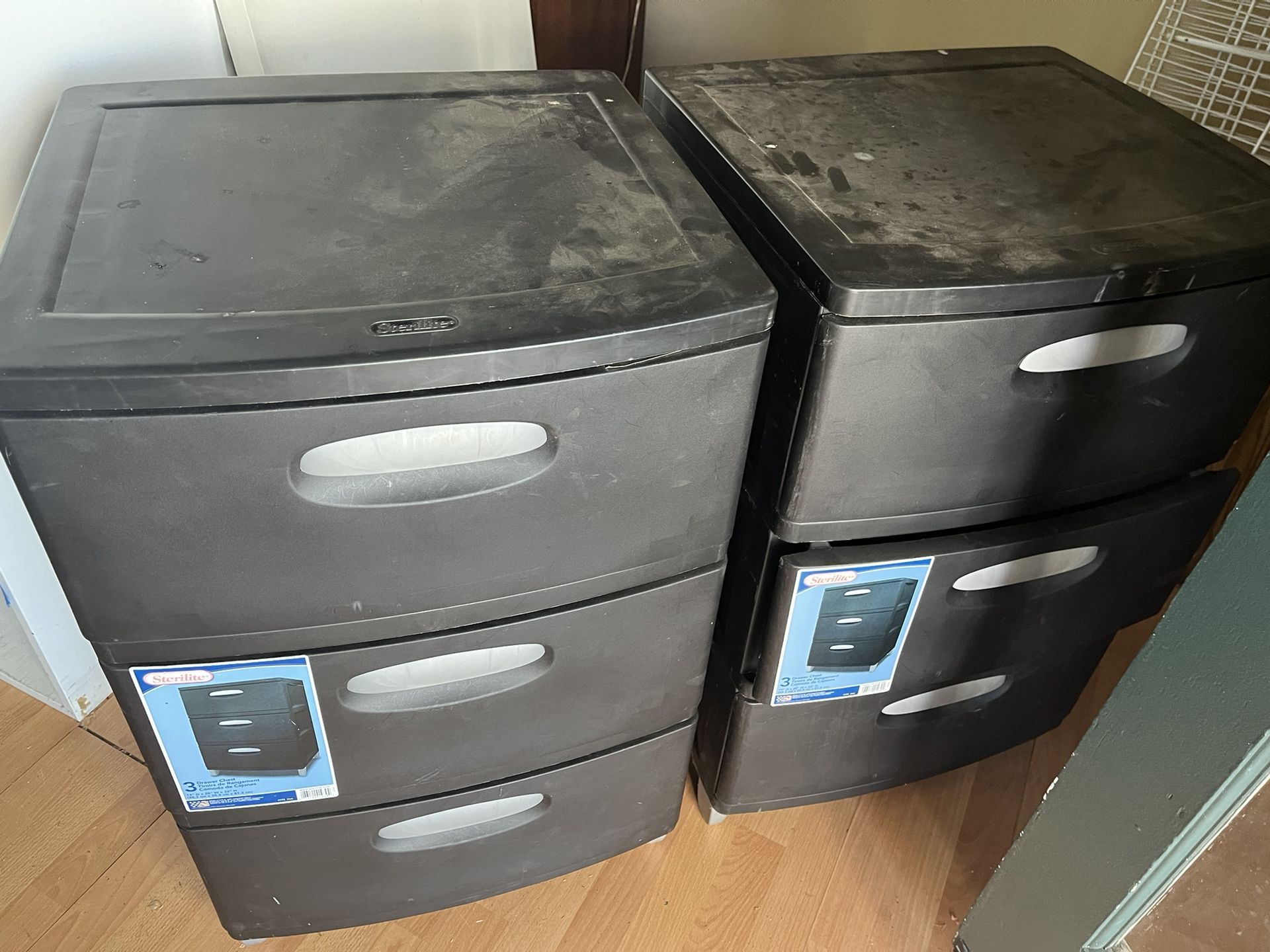 Storage Cabinets - Drawers $10