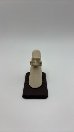 Womans Cluster Ring