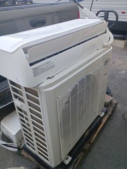 AC https://offerup.com/redirect/?o=UFJPLmNvbQ== split air conditioner