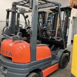 Toyota Forklift 4000 LB CAP 6FGCU20
