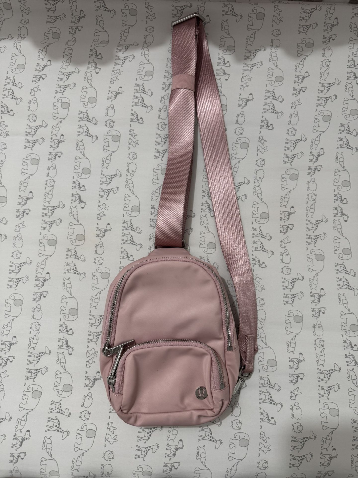 Lululemon Everywhere Sling Bag