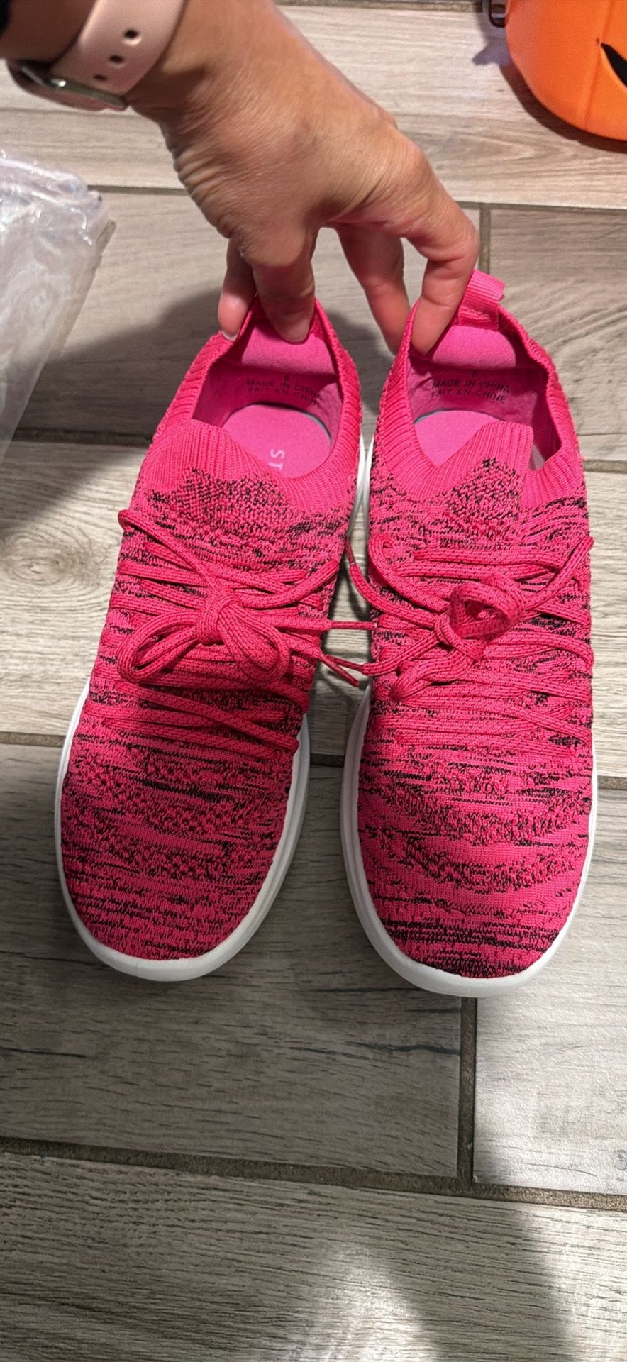 Womens Shoes size 6-6.5 NEW