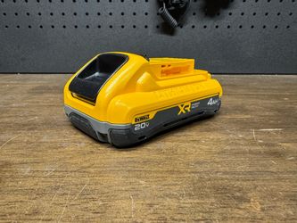 Dewalt 20V MAX XR Lithium-Ion 4.0 Ah Battery Pack
