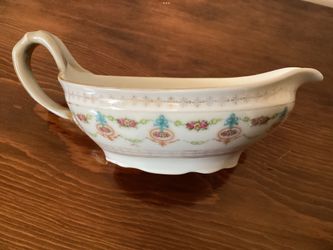 China Vintage Gravy / Sauce Boat 1930s Floral Pattern Gold Accents