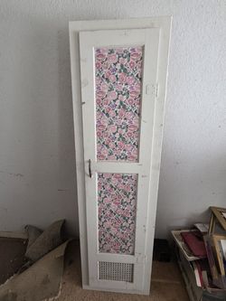 Vintage in wall ironing board