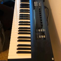 Native Instruments S49 Keyboard