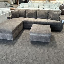 Brown Comfy Sectional W/ Ottoman 