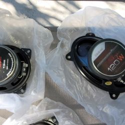 Car speaker 2 sets of 2