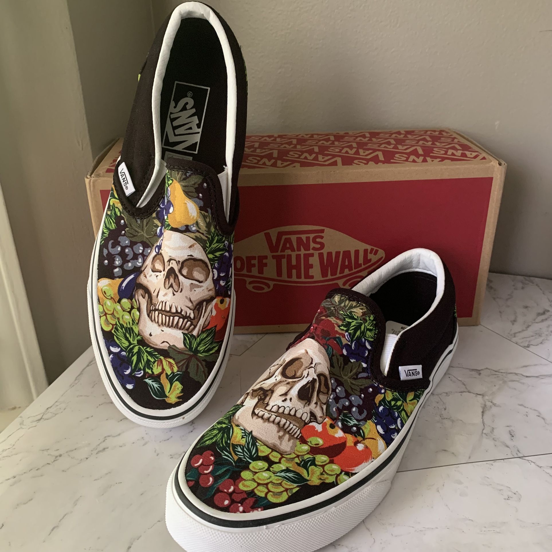  New Vans fruit skull Sneakers Women Size 9