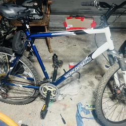 Vintage Mongoose Pro Rockadile SX mountain bike. With Upgrades 