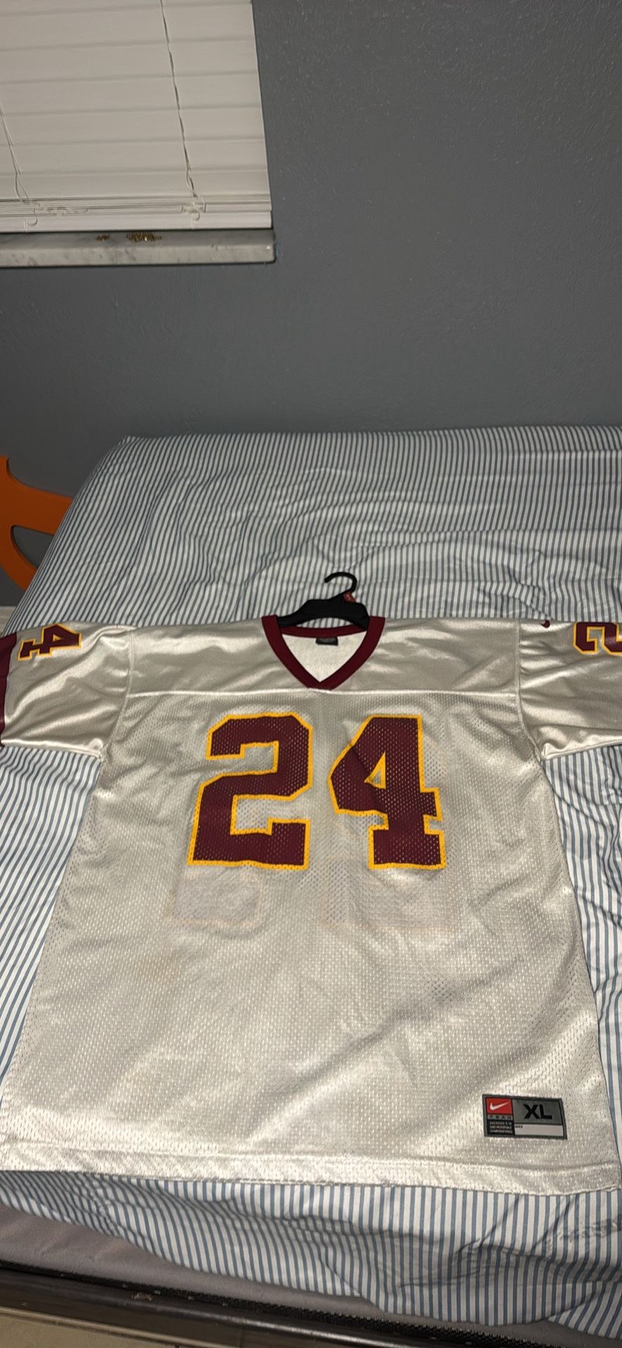 Authentic Nike NFL Washington Redskins #24 Champ Bailey jersey in size XL.