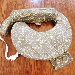BABY NURSING PILLOW