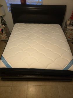King Size Dark Wood Sleigh Bed + Box Springs + DreamCloud Mattress Set