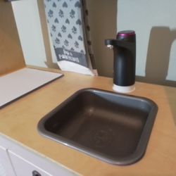 39h X 28.5w X 15d Kitchen Cabinetry & Sink Fits Most Chevy Astro Chevrolet Express Ford Connect