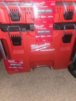 Milwaukee packout rolling box