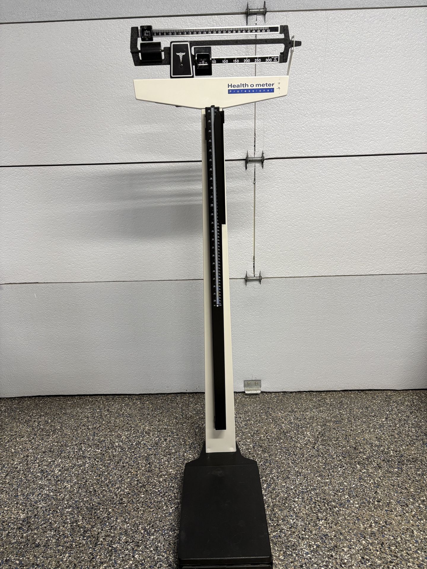 Medical Health o meter Mechanical Beam Scale, Height Rod, 400 lb. Capacity