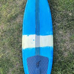 Surfboard 5’11” X 19.5” X 2.6” - 32.62L