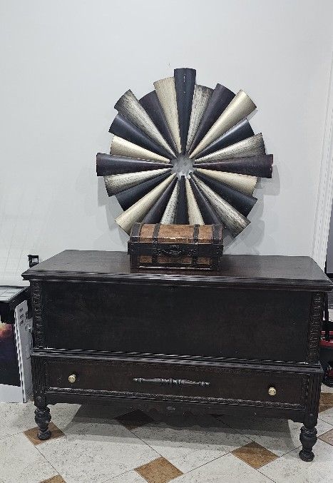 **WOOD CHEST- STORAGE**