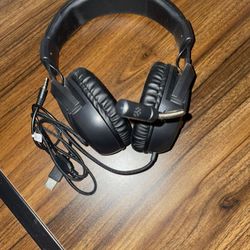 Headphones 