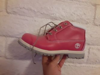 Timberlands pinkish creme size 8 women