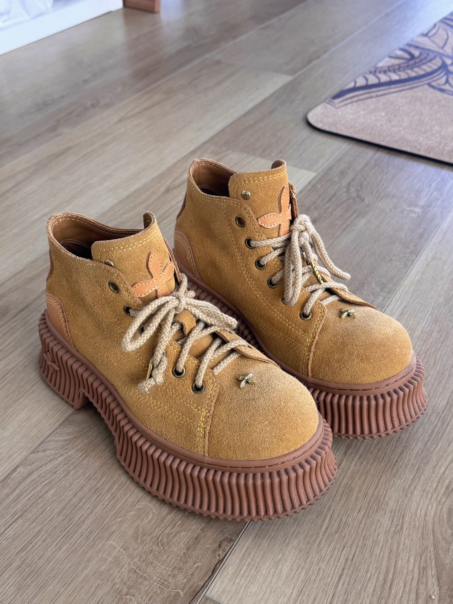 SMFK Size 39 Platform Boots