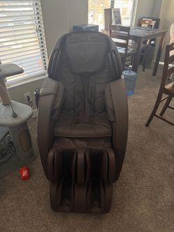 Insignia Zero Gravity Massage Chair