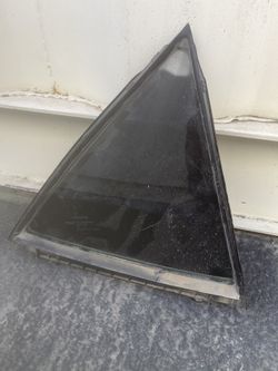 09 Toyota Camry Right Vent Glass