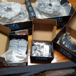 Brake Rotors And Pads NIB Toyota Highlander - 2002