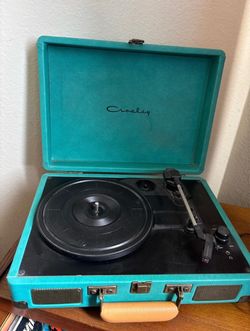 Crosley Suitcase Record Player |Turns on, but Needs belt repair