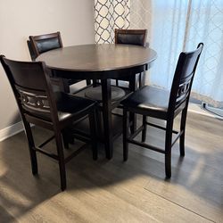 4 chair table