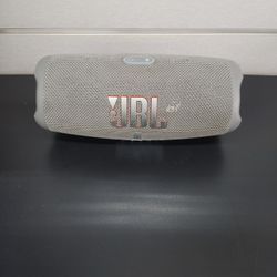 JBL Charge 5