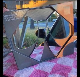 Bow shape mirror