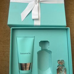 Tiffany rose Gold , Lotion & Mini Perfume