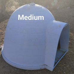 Medium Igloo Dog House 
