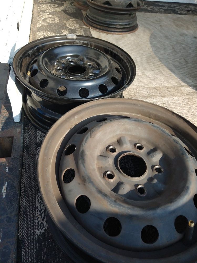 4 rims for 98 toyota camry $100