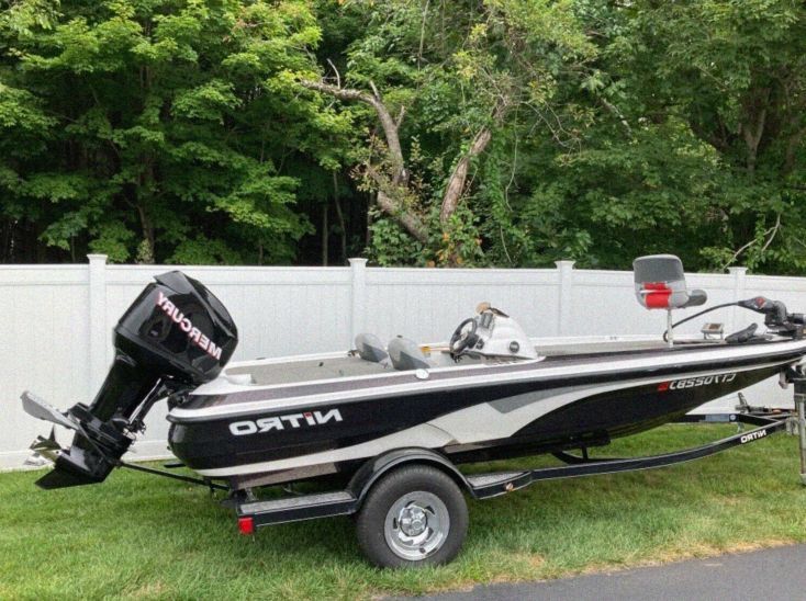 Nitro Bass Boat 