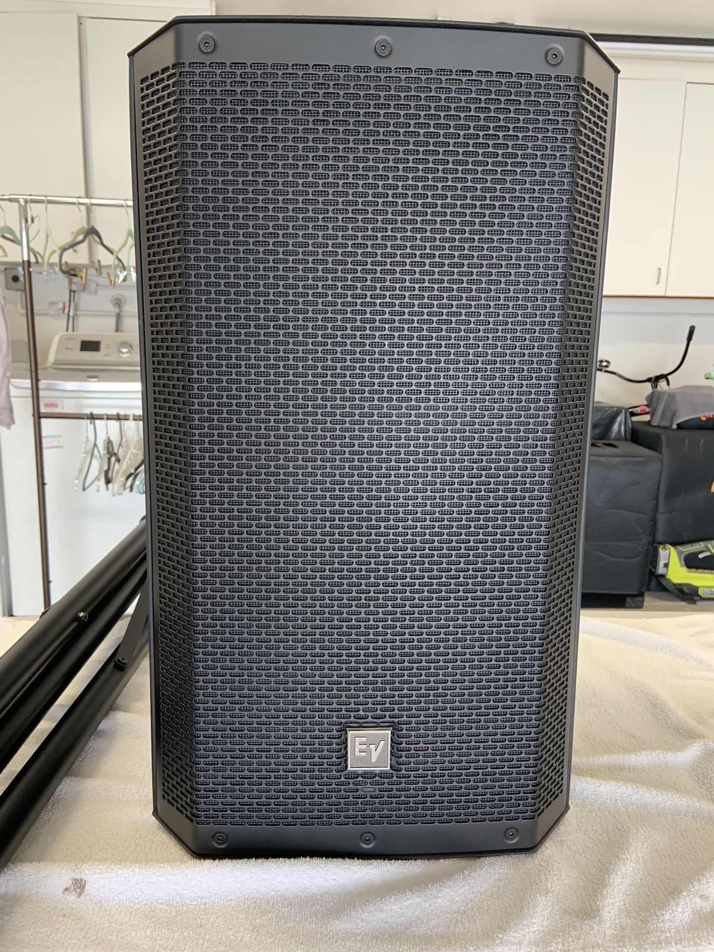 EV ZLX-12P Powered Speaker and Stand. 