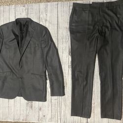 Kenneth Cole Reaction 2-Piece Suit / Gray / Mens 42R Jacket / 35x36 Pants 